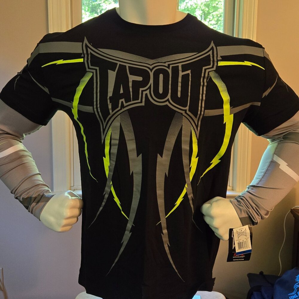 Classic TAPOUT Long Sleeve Tee with printed sleeves XL NWT - Picture 2 of 5